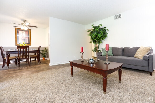 2BD, 1BA - 920 SF Model - Woodberry Heights