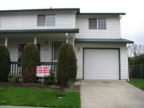 Building Photo - 6229 SE Mariner Way