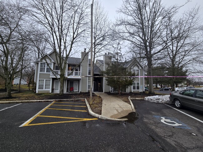 Building Photo - 180 Kenwood Dr