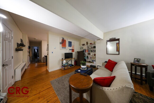 Building Photo - 1728 Beacon St