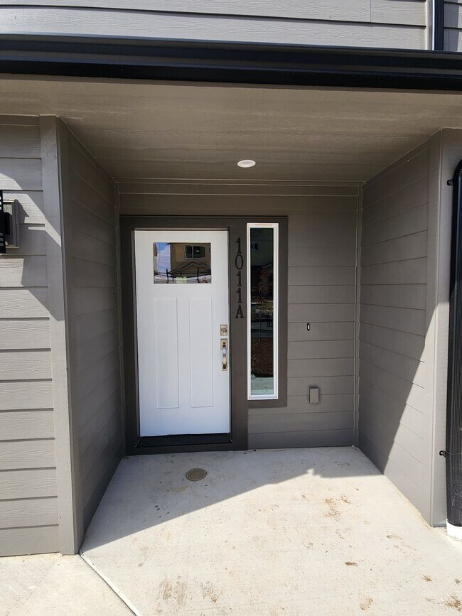 Foto del edificio - 1011 Peach Rd