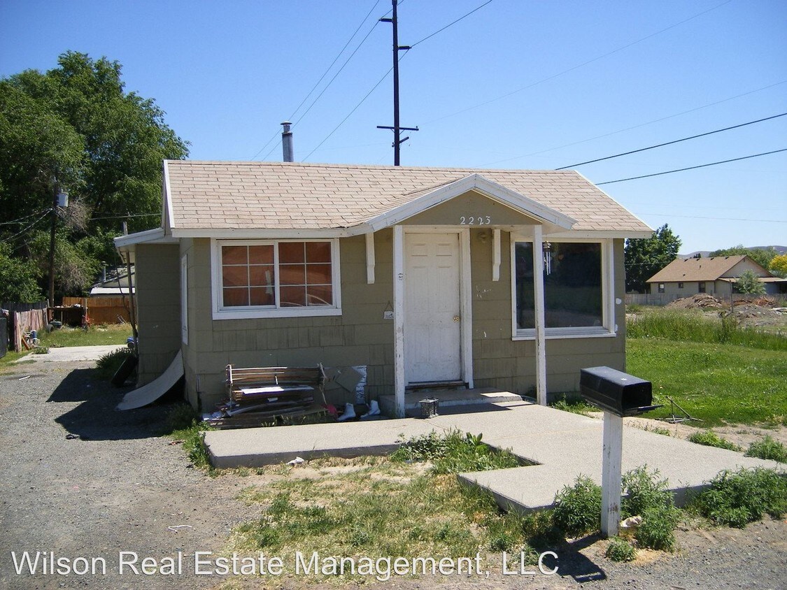 Primary Photo - 2223 S 5th Ave