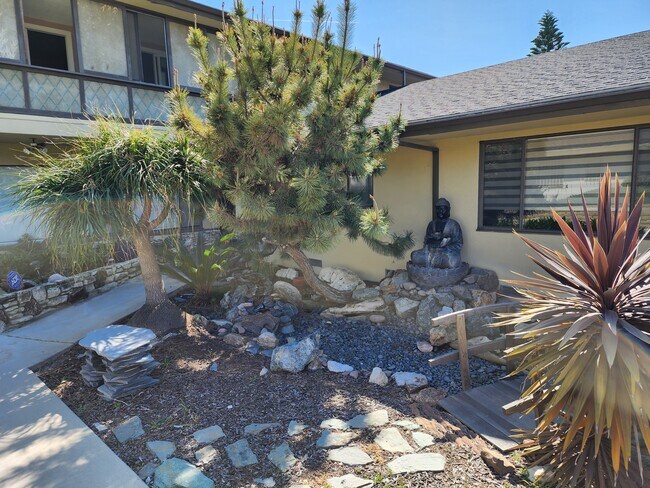 Japanese Garden with2 running water fountains - 5014 W 58th Pl