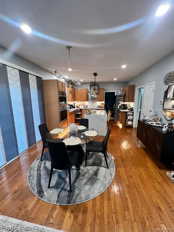 Foto del edificio - 49325 E Central Park