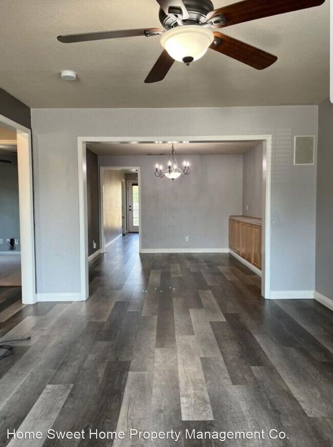 Building Photo - 3 br, 2 bath House - 294 W. Barstow Ave.