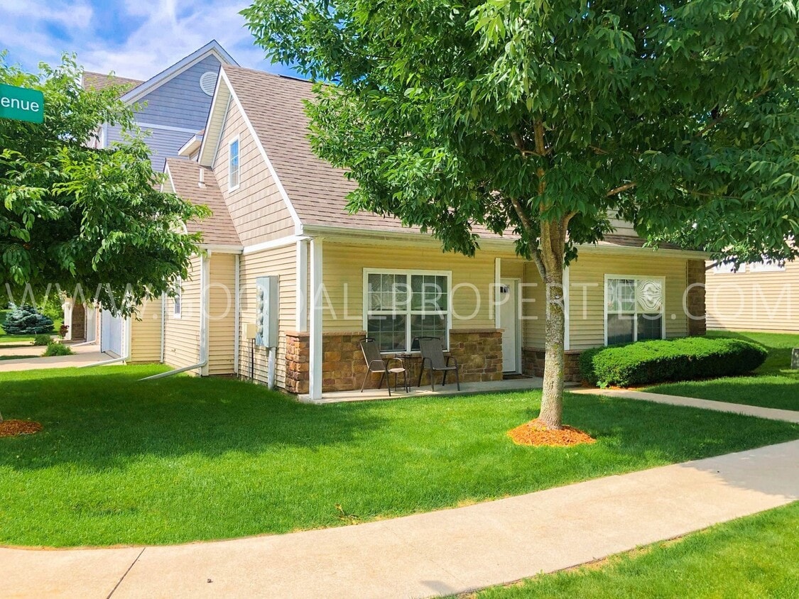 15219 Townsend Ave, Urbandale, IA 50323 Townhome Rentals in Urbandale