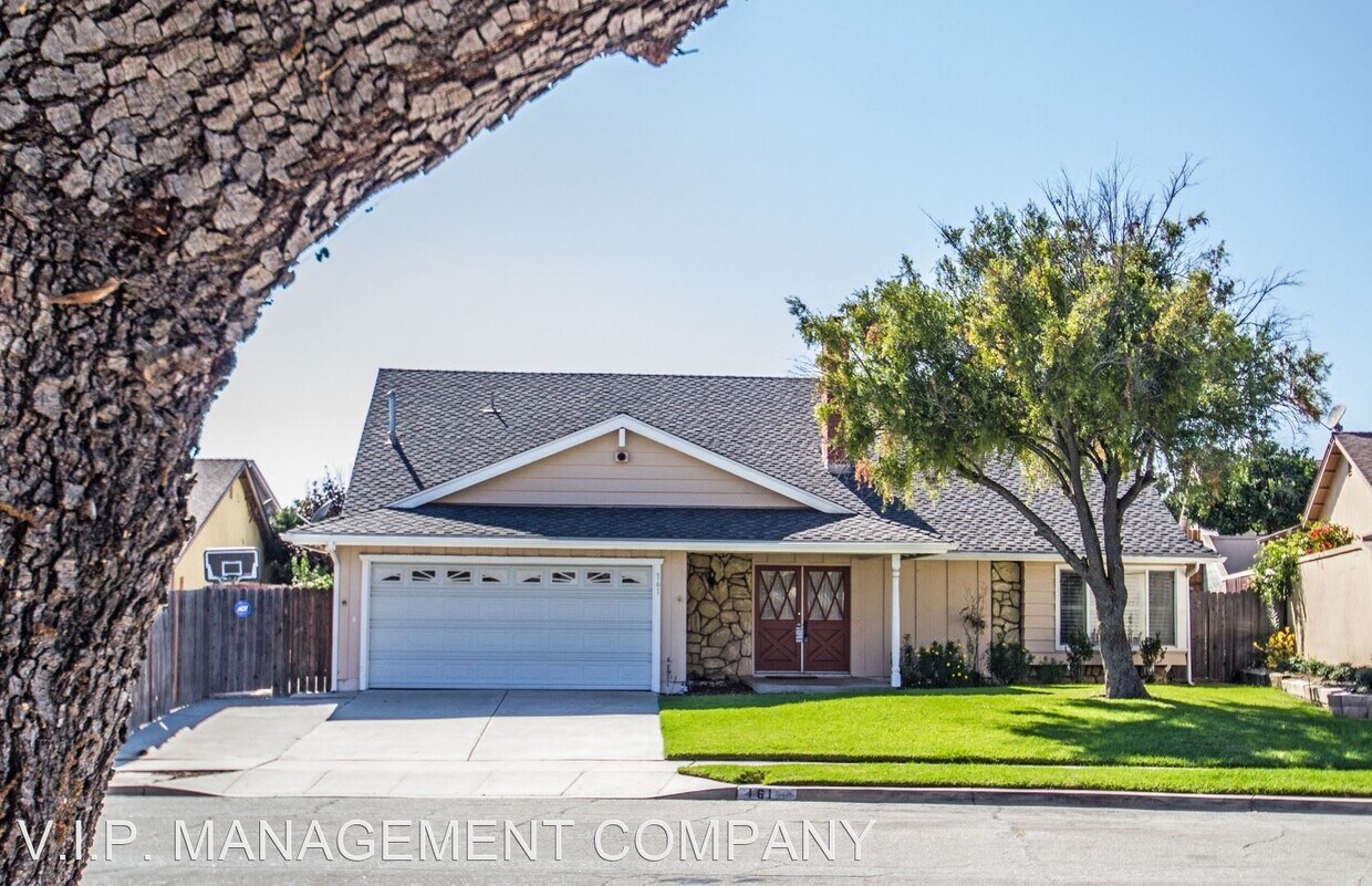 3 br, 2.5 bath House - 161 S San Mateo - 3 br, 2.5 bath House - 161  S San Mateo
