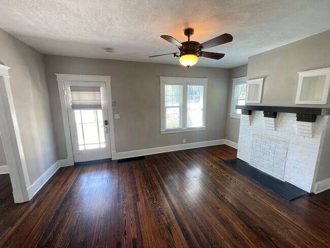Foto del edificio - East Nashville/Cleveland Park cottage home...