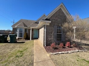 Building Photo - 5575 Lexy Ln