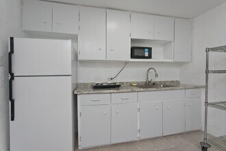 Building Photo - 436 Hualani St