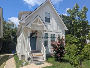 Building Photo - 702 Colfax St