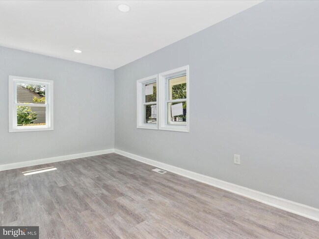 Building Photo - Spacious 4-Bedroom Gem with 3 Full Baths in Capitol Heights – 1632 Sq Ft of Comfort Awaits!