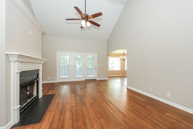 Foto del edificio - 6381 Paddington Way