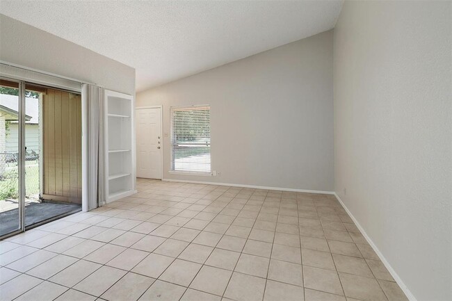 Building Photo - 5808 Emerald Forest Dr