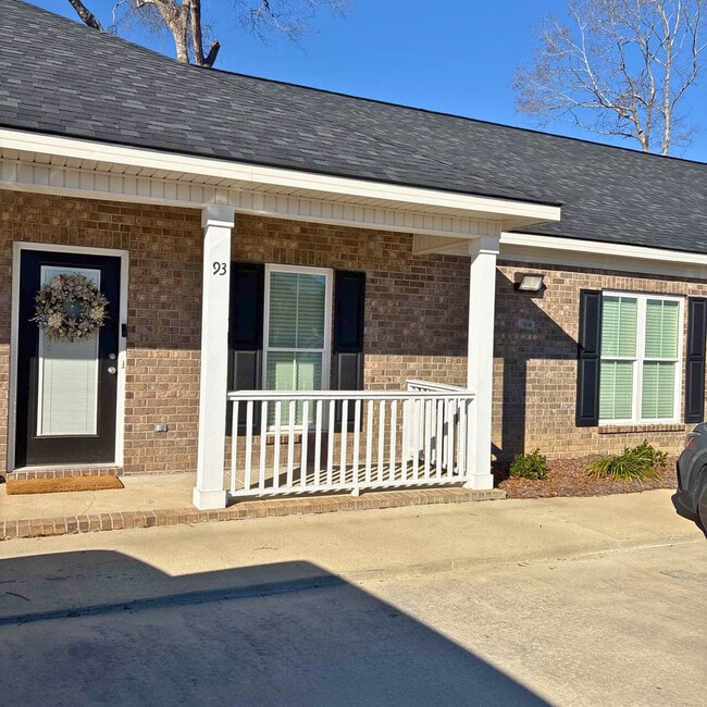 Building Photo - 93 Stockyard Rd