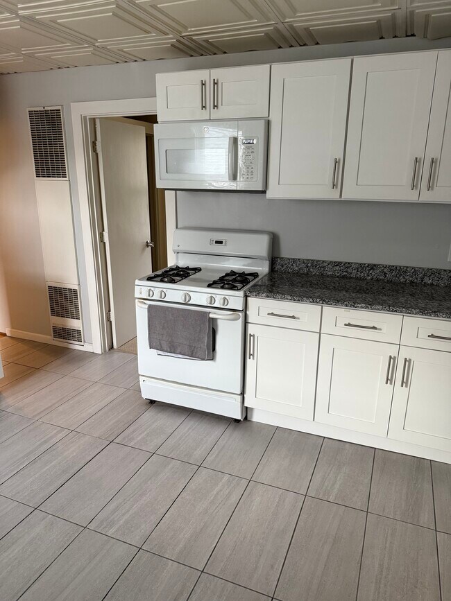 Foto del edificio - 3115 S Racine Ave