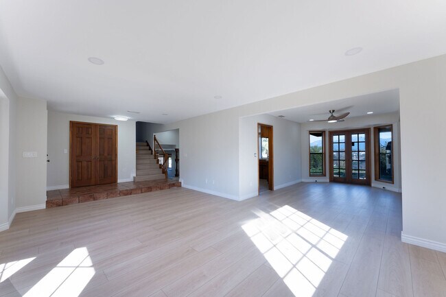 Foto del edificio - 20227 Lake Canyon Dr