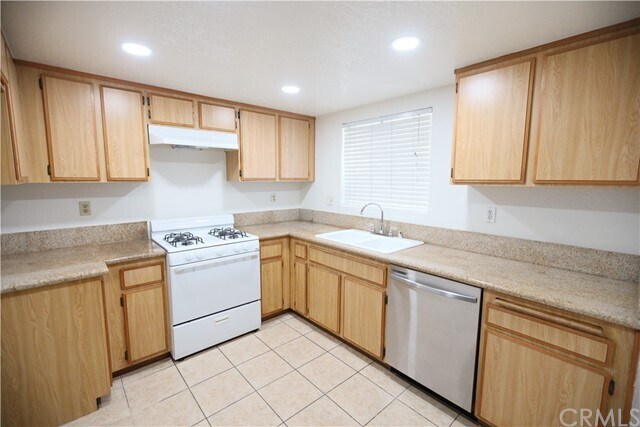Building Photo - 4031 La Rica Ave