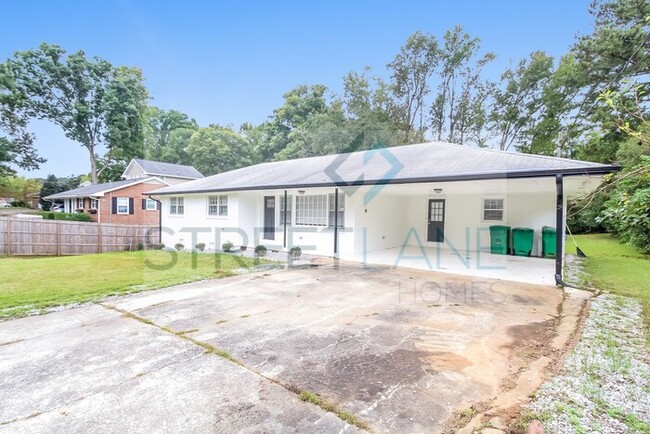 Building Photo - REDUCED!