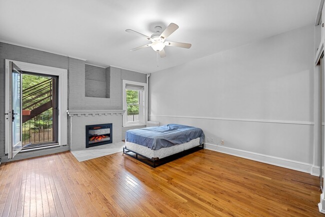 Building Photo - 1495 Beacon St