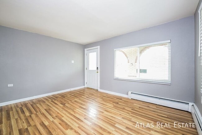 Building Photo - 1044 S Quitman St