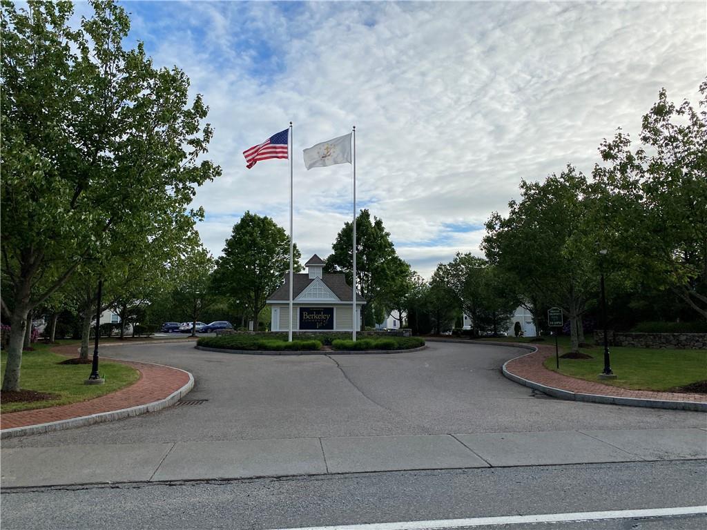 500 Mendon Rd Unit 2G, Cumberland, RI 02864 Room for Rent in