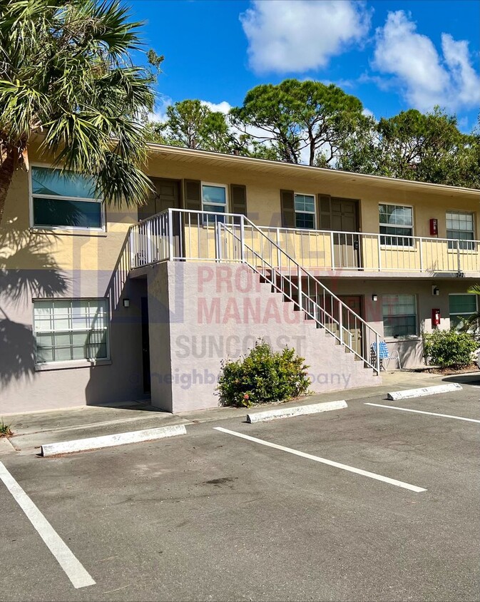 Foto principal - Adorable 1 bed 1 Bath in Sarasota FL!