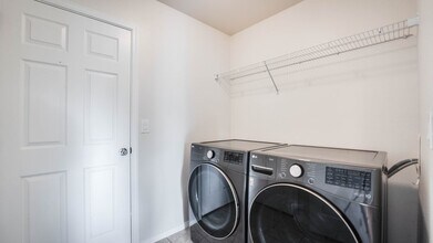 Building Photo - 1091 S Spritz Dr
