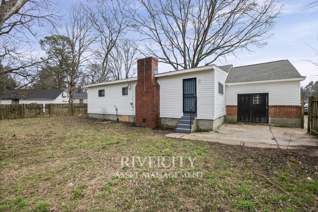 Building Photo - 3405 Medford Cove