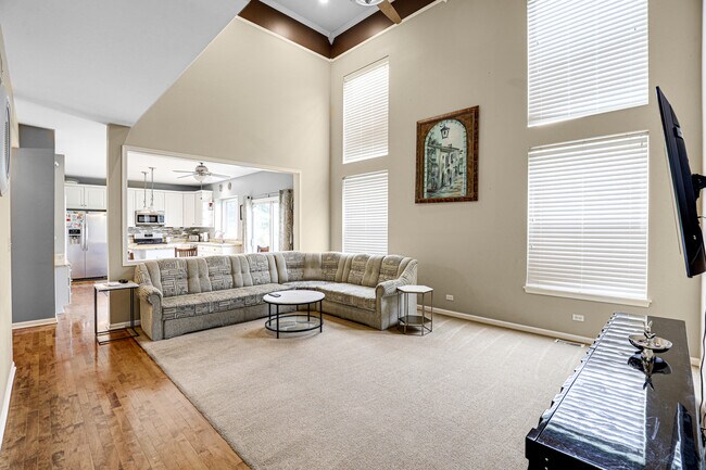 Foto del edificio - 152 Rosewood Dr