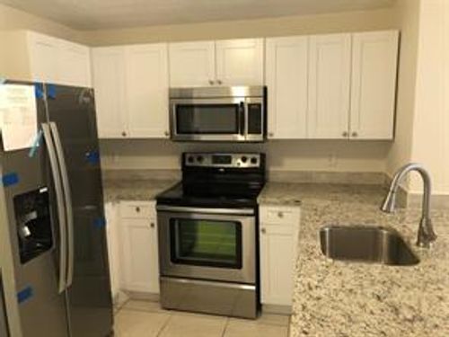 Foto principal - 5178 S University Dr