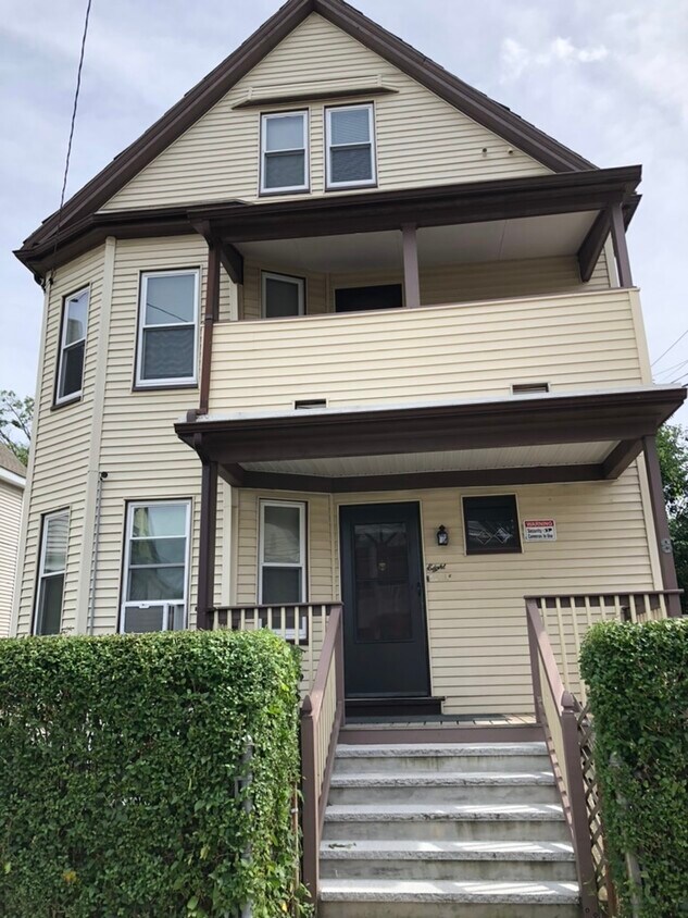 The front of House - 8 Harwood St