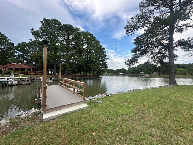 Building Photo - Call Amanda Tate at 757-289-6810 for more information