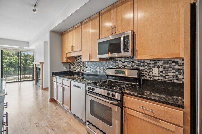 Building Photo - 317 Groveland Ave