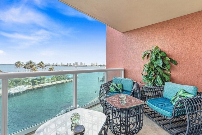 Photo - 2650 Lake Shore Dr Apartment
