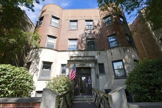 Building Photo - 1044 W Byron St