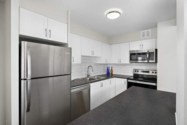 Building Photo - 301 Dixon Road