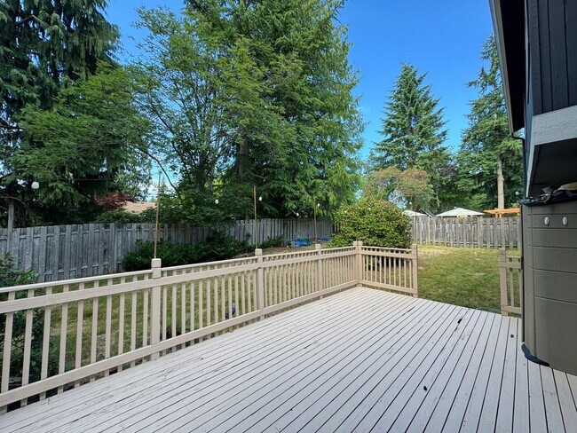 Building Photo - Beautifully Updated 4-Bedroom Home in Mist...