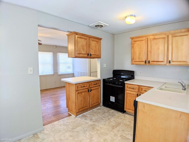 Building Photo - 2 br, 1 bath House - 882 N Alessandro St