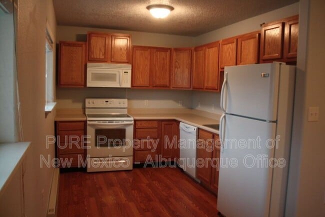 Building Photo - 408 E Comanche St
