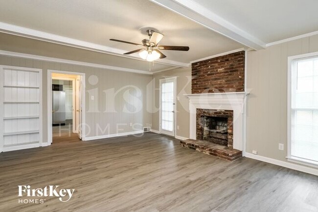 Building Photo - 5585 Fair Cove