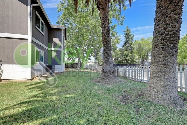 Foto del edificio - 5700 Falconer Way