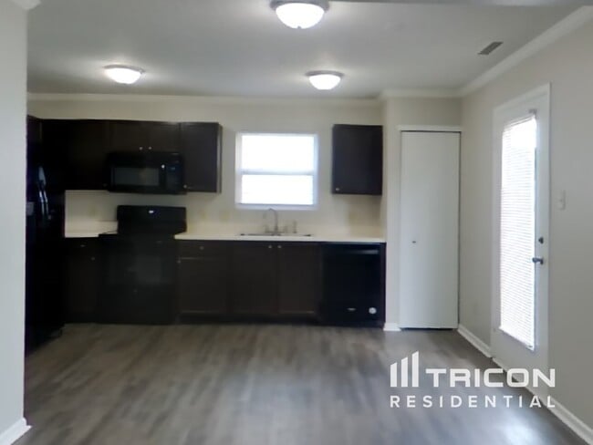 Building Photo - 10852 Wymm Ln