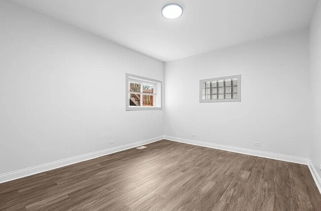 Building Photo - 7912 S Ada St