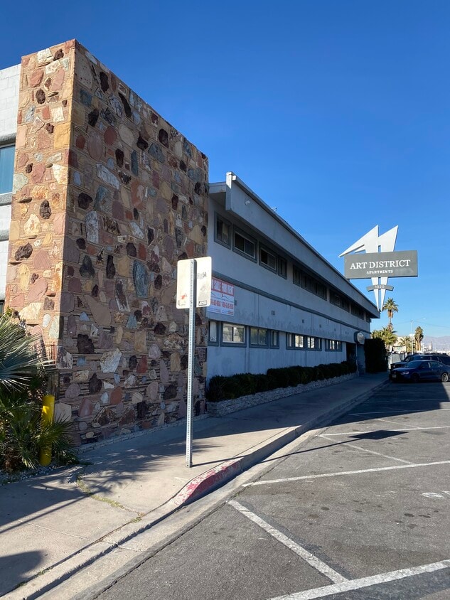 Primary Photo - 1520 S Casino Center Blvd