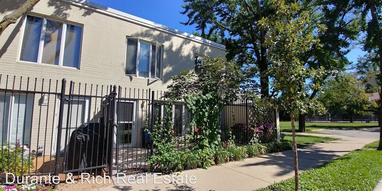Primary Photo - 1145 S Park Terrace