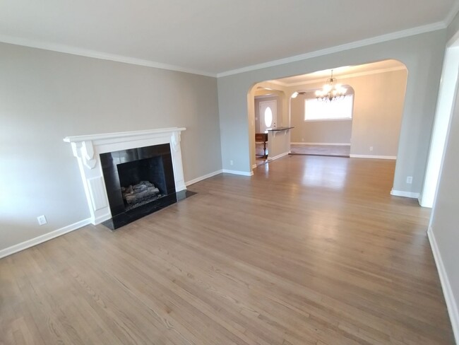 Foto del edificio - FOR LEASE | Tulsa | 2 Bed, 2 Bath Home - $...