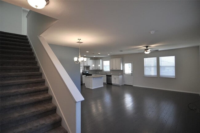 Building Photo - 10612 Harwood Overlook Cove