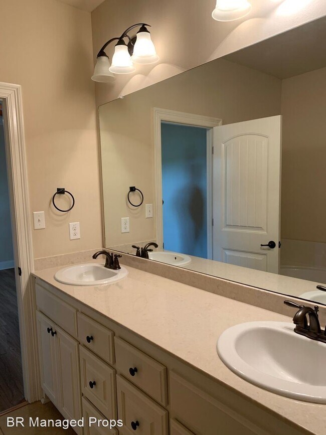 Building Photo - 3 br, 2 bath House - 3921 Cypress Hall Dr.