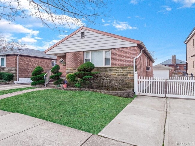 Foto del edificio - 58-52 208th St